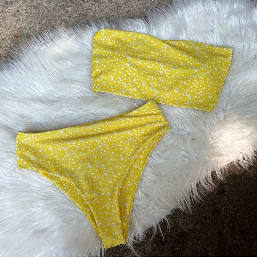 SHEIN Yellow and White Floral Strapless Lace Up High Waisted Bikini